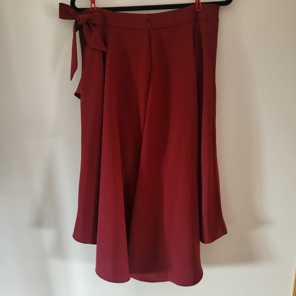 Hight low burgundy skirt - Picture 2 of 4